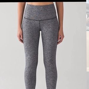 GREY LULULEMON WUNDER UNDER